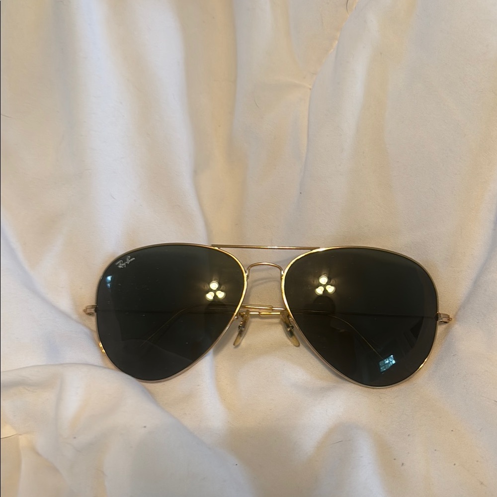Ray-Ban Classic Gold Aviators